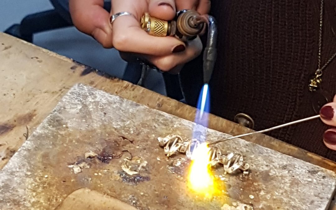 Bando Borsa di studio per il Corso di “Orafo”